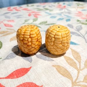 Vtg golden ceramic corn on the cob 2" salt & pepper shakers